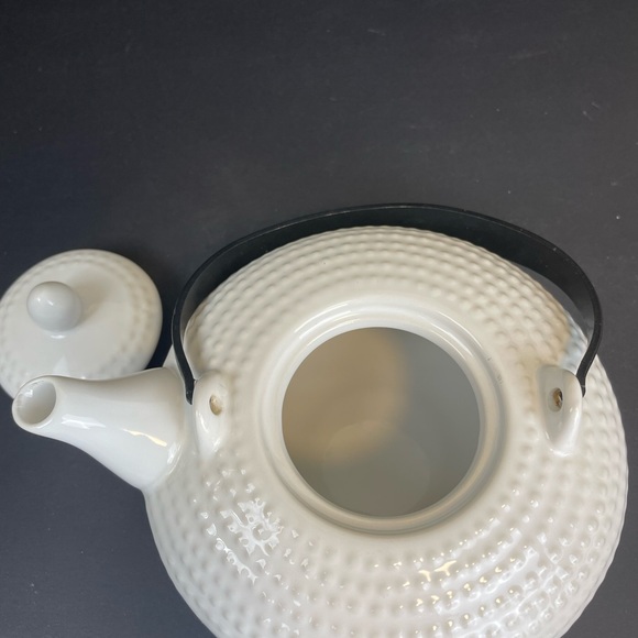 Maxwell & Williams Jozo Tea PotWhite Good Condition - Picture 6 of 7